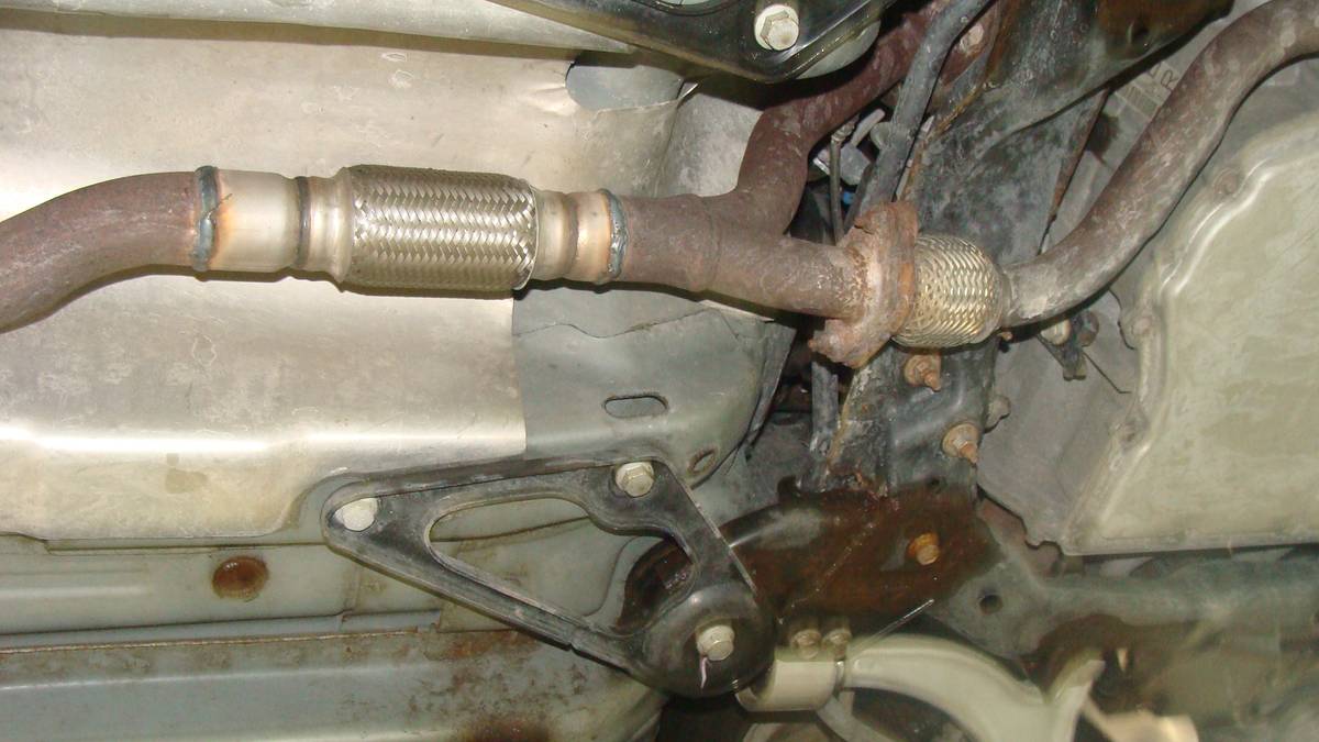 EPA-Certified Rear Catalytic Converter For 2013-2015 Chevy Malibu 2.5L – Stainless Steel, 5-Year Warranty