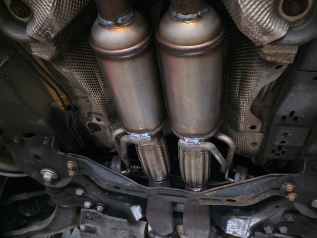 07 Volvo S80 Flex pipe & 2nd Catalytic Convertor